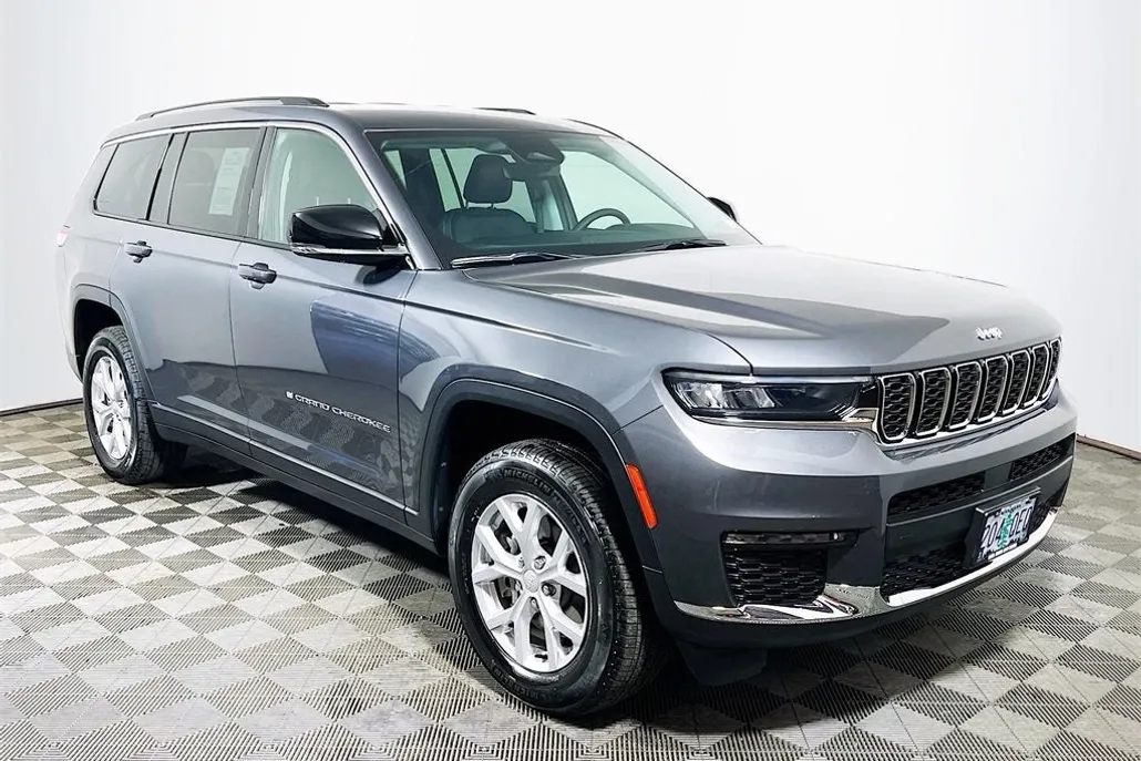 2023 Jeep Grand Cherokee Limited photo 1