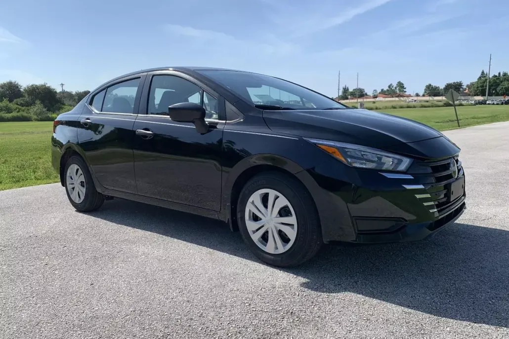 2025 Nissan Versa S photo 1