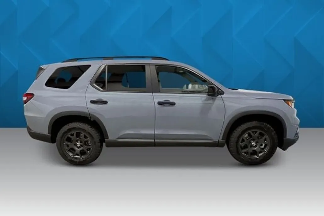 2025 Honda Pilot TrailSport photo 1