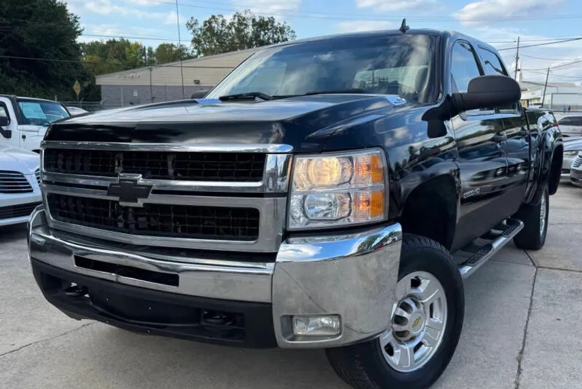 2010 Chevrolet Silverado 2500HD LT photo 1
