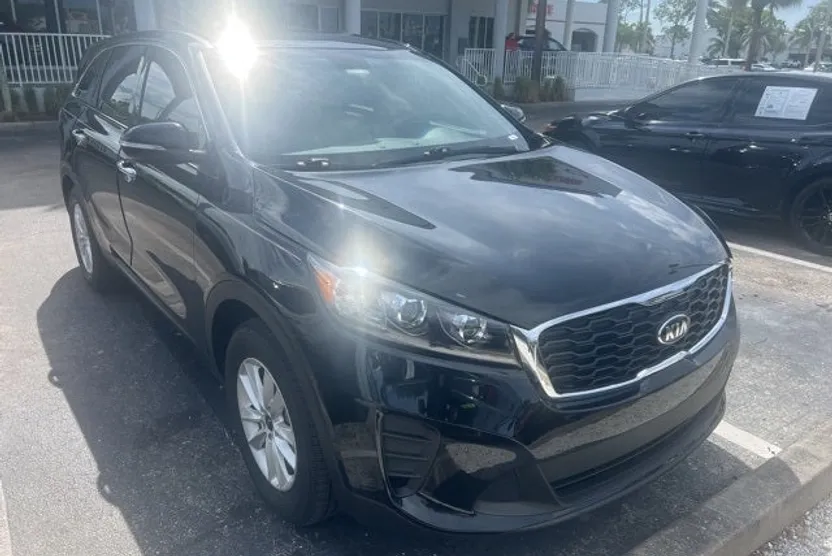 2019 Kia Sorento LX photo 1