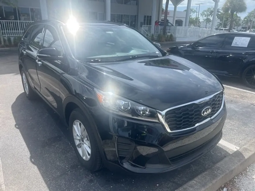 2019 Kia Sorento LX photo 1