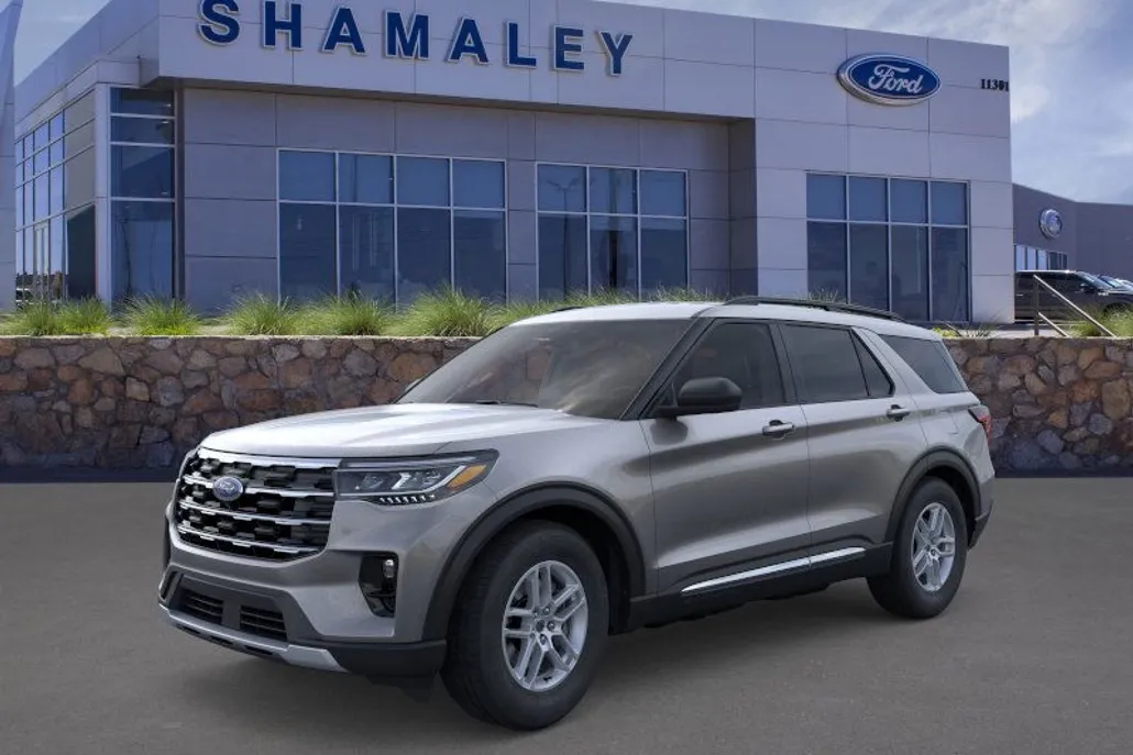 2025 Ford Explorer photo 1