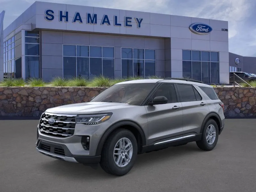 2025 Ford Explorer photo 1