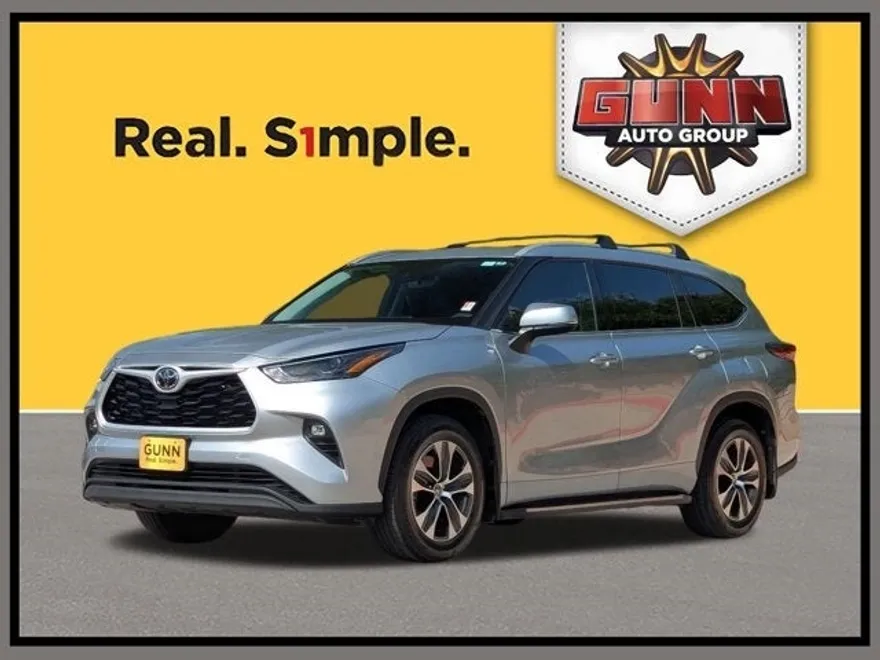2022 Toyota Highlander XLE photo 1