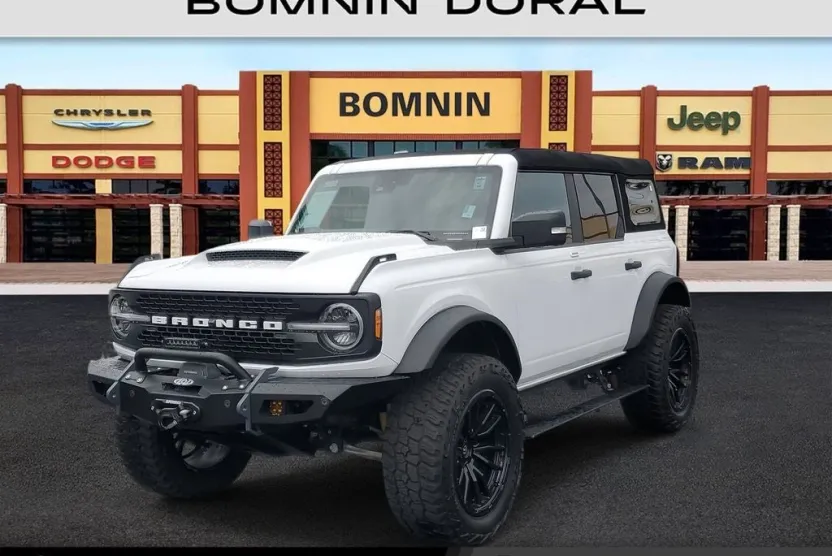 2023 Ford Bronco Badlands photo 1