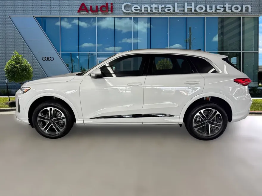 2025 Audi Q5 Premium Plus photo 1