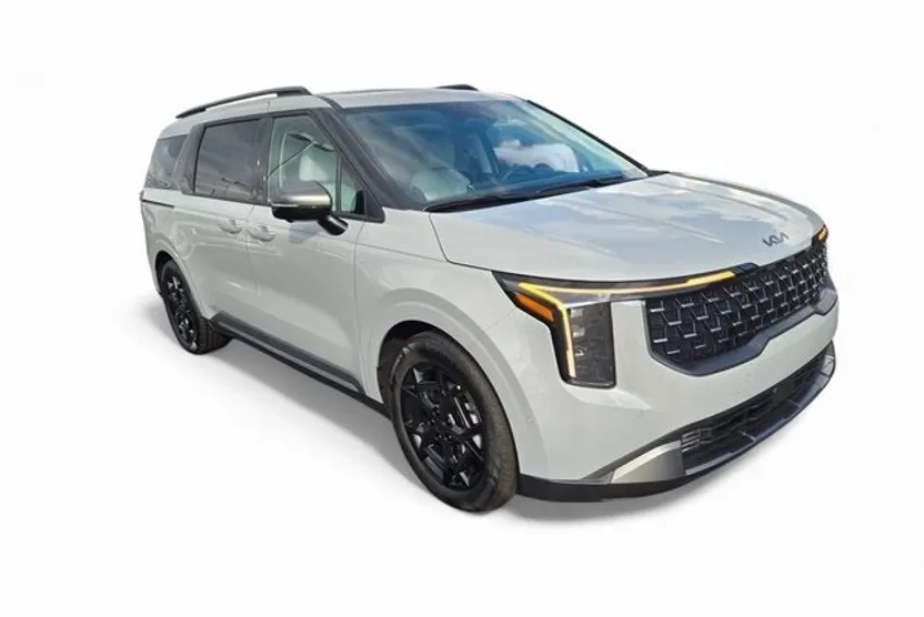 2026 Kia Carnival SX photo 1