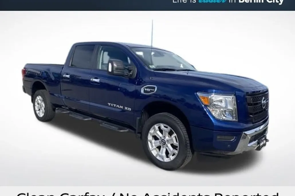 2020 Nissan Titan SV photo 1