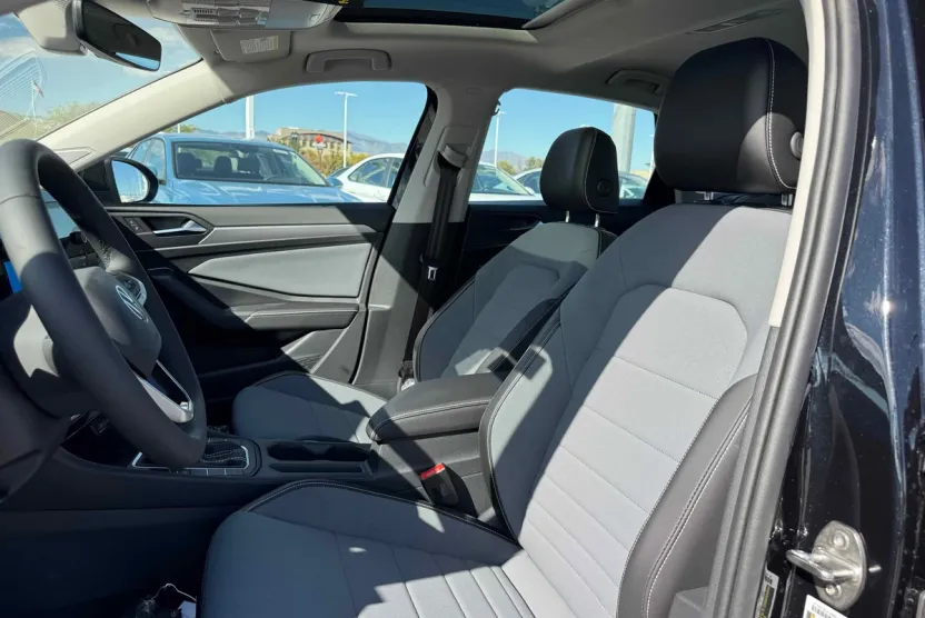2026 Volkswagen Jetta SE photo 1