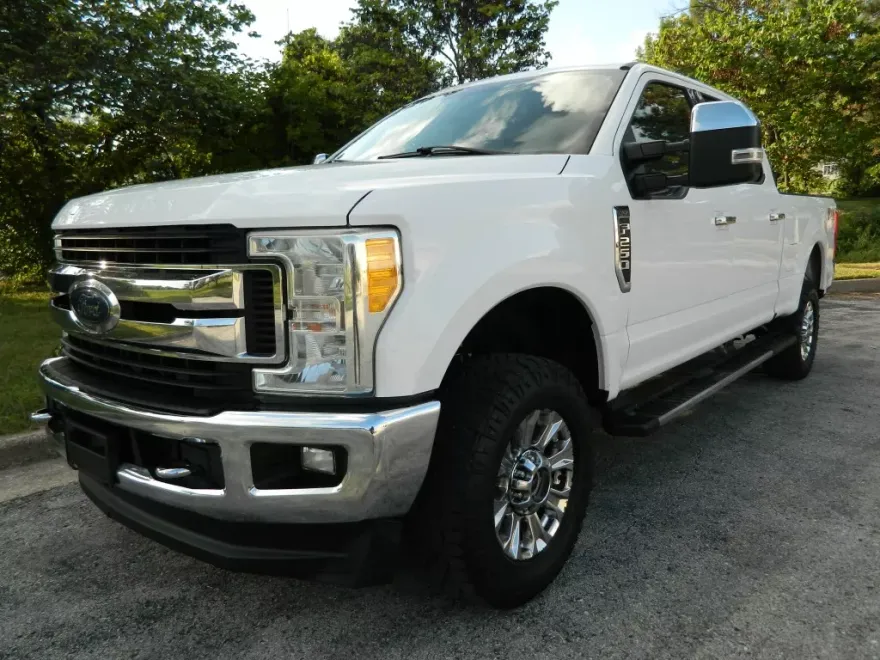 2017 Ford F-250 XLT photo 1