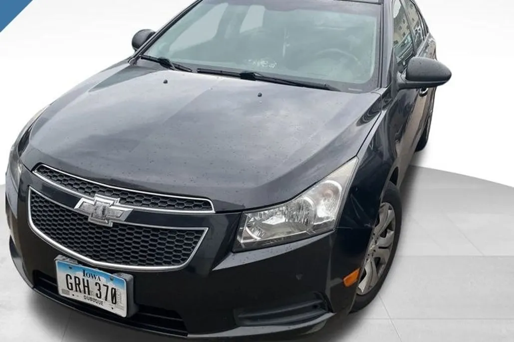2014 Chevrolet Cruze LS photo 1