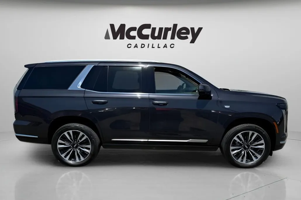 2025 Cadillac Escalade Premium Luxury photo 1