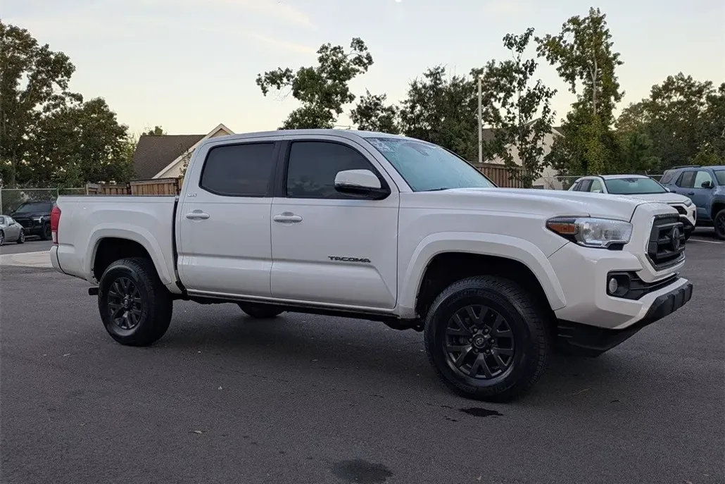 2023 Toyota Tacoma SR5 photo 1