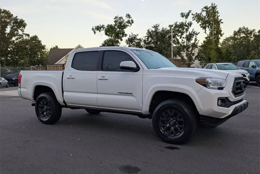 2023 Toyota Tacoma SR5 photo 1