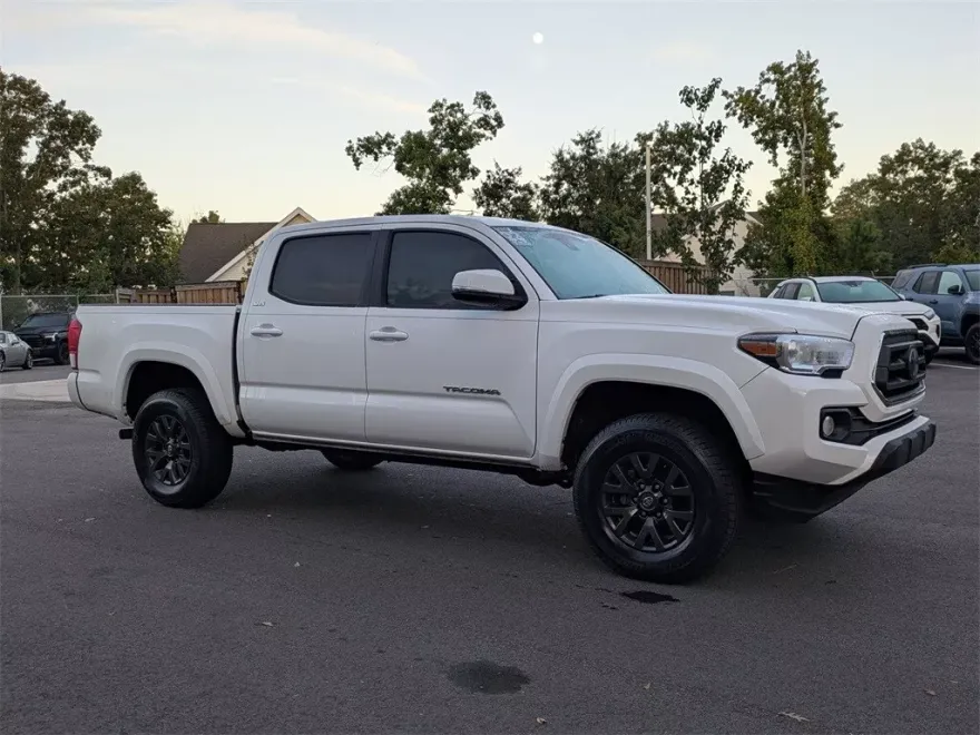 2023 Toyota Tacoma SR5 photo 1