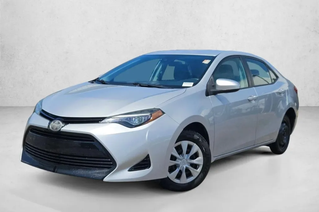 2017 Toyota Corolla L photo 1