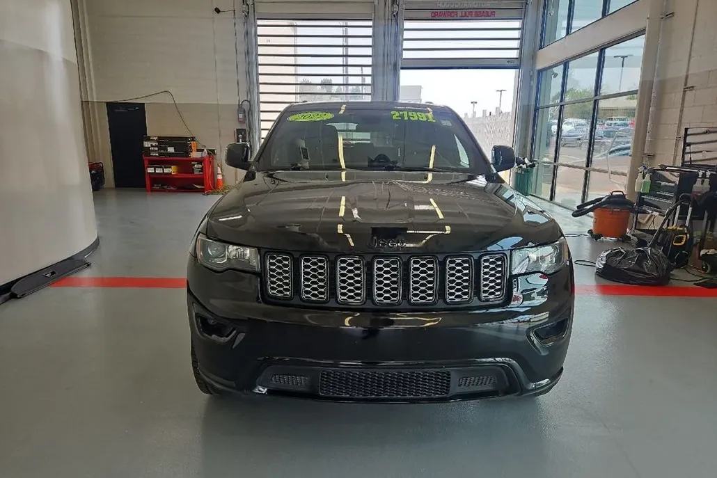 2021 Jeep Grand Cherokee Laredo X photo 1