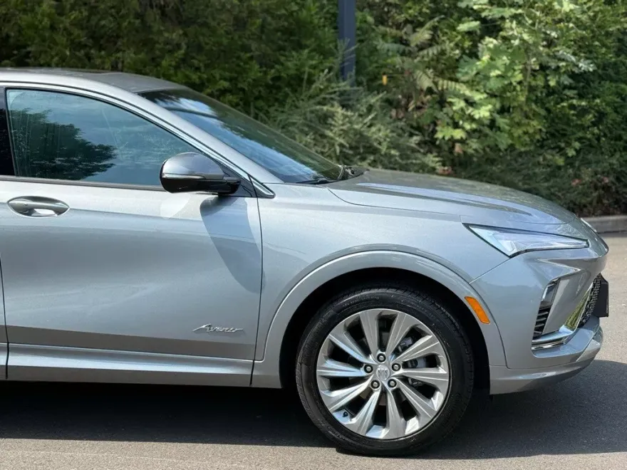 2024 Buick Envista Avenir photo 1