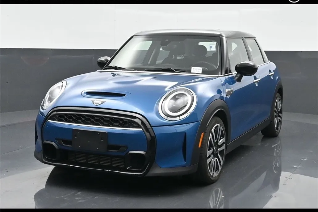 2022 Mini Cooper 4 Door Hardtop Signature photo 1