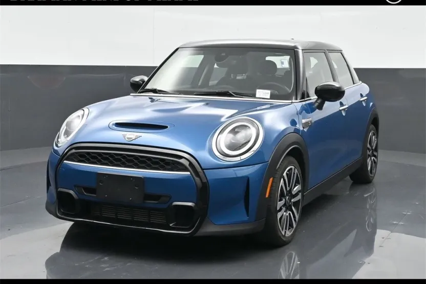 2022 Mini Cooper 4 Door Hardtop Signature photo 1