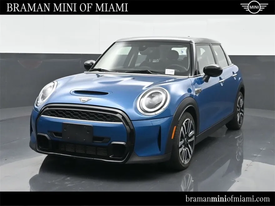 2022 Mini Cooper 4 Door Hardtop Signature photo 1