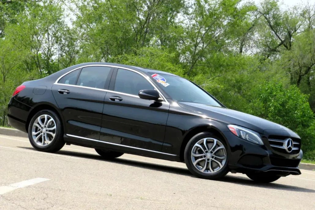 2017 Mercedes Benz C 300 4MATIC Sedan photo 1