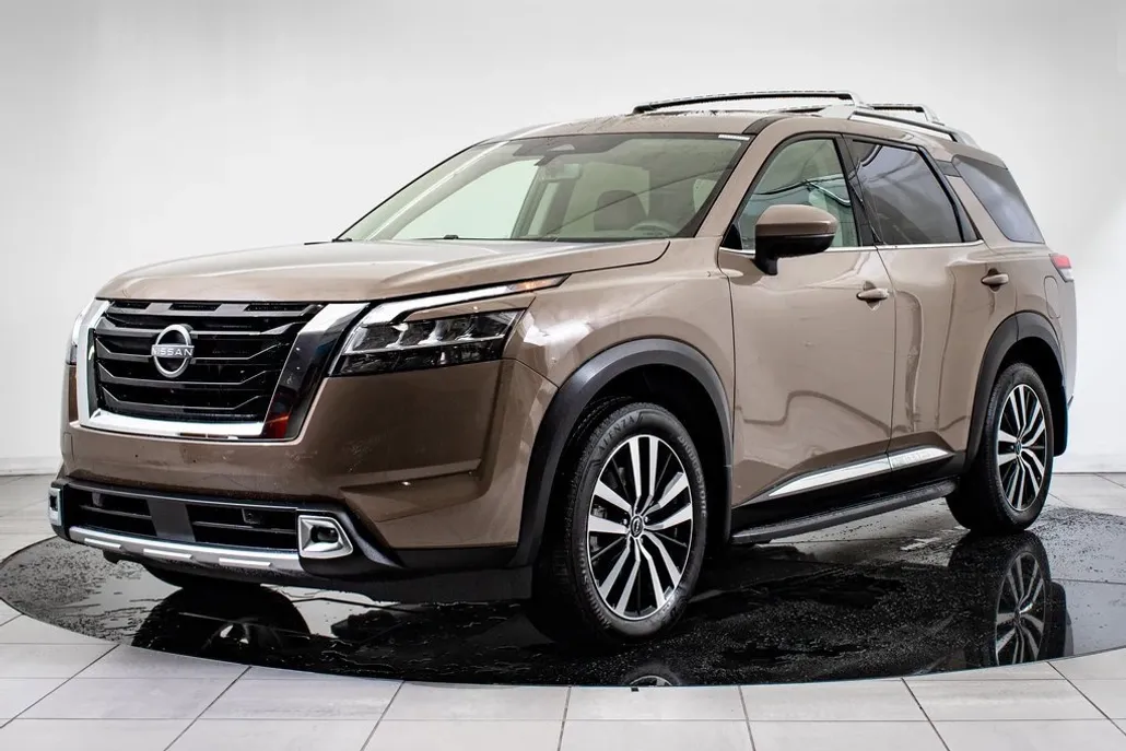 2024 Nissan Pathfinder Platinum photo 1