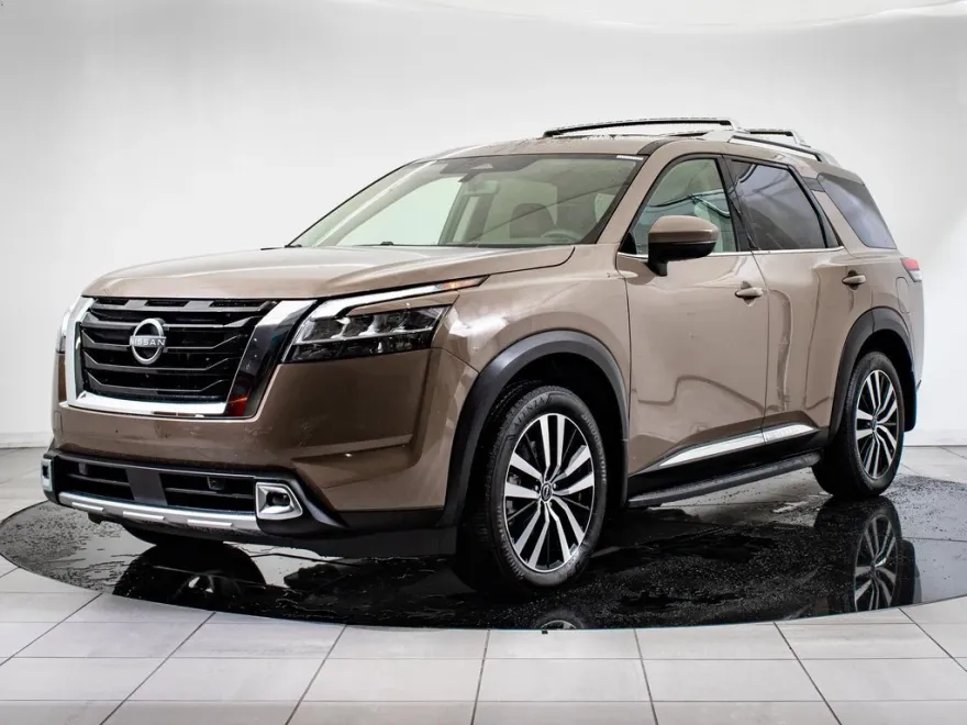 2024 Nissan Pathfinder Platinum photo 1