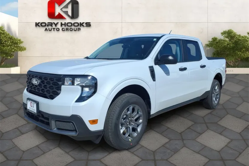 2025 Ford Maverick XLT photo 1
