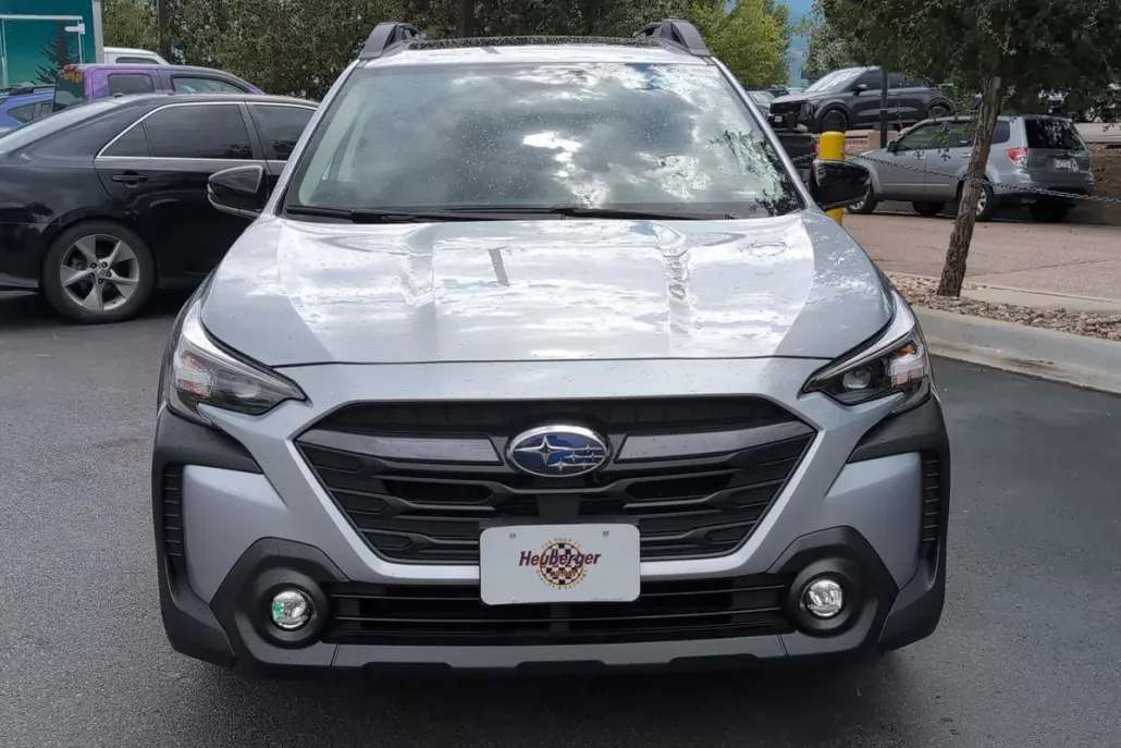 2025 Subaru Outback Premium photo 1