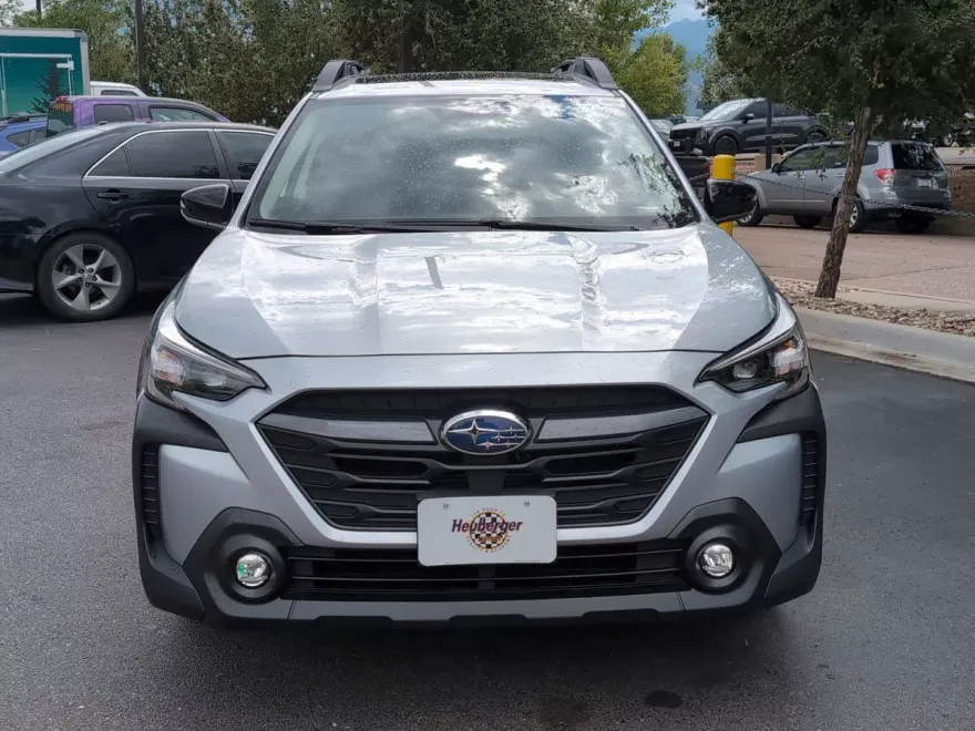 2025 Subaru Outback Premium photo 1