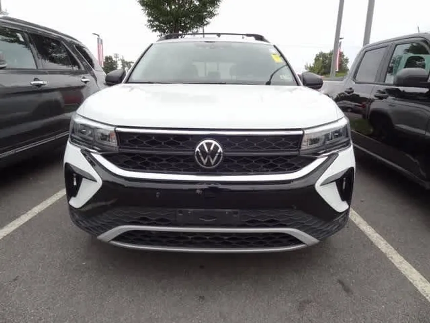 2023 Volkswagen Taos S photo 1