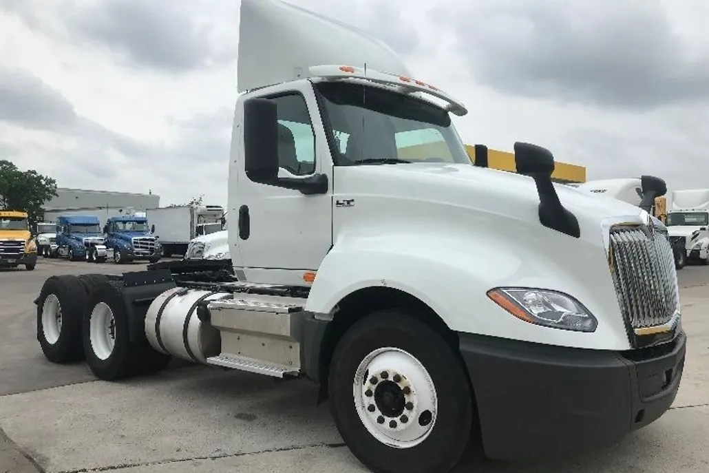 2018 International LT625 LT photo 1