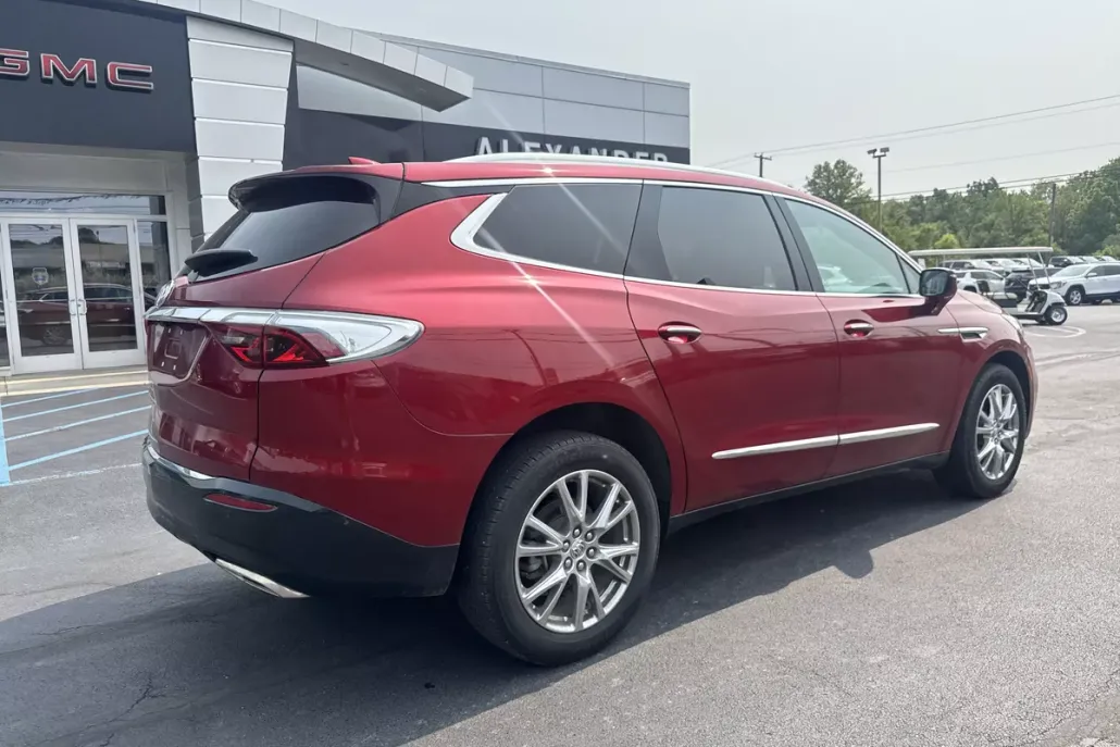 2023 Buick Enclave Premium photo 1