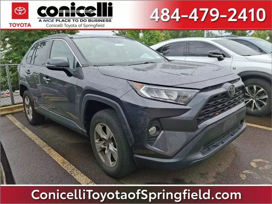 2020 Toyota RAV4 XLE photo 1