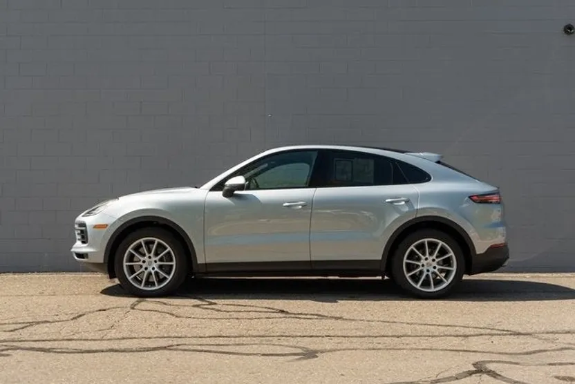 2022 Porsche Cayenne Coupe Base photo 1