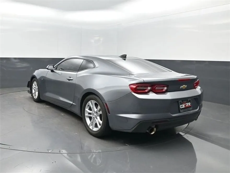 2021 Chevrolet Camaro 1LS photo 1
