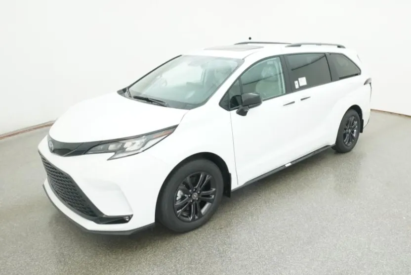 2025 Toyota Sienna XSE photo 1