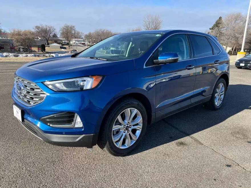 2024 Ford Edge Titanium photo 1