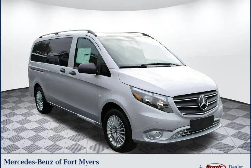 2023 Mercedes Benz Metris Van photo 1