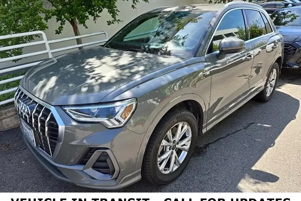2023 Audi Q3 S line Premium Plus photo 1