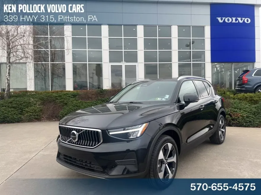 2025 Volvo XC40 Core photo 1