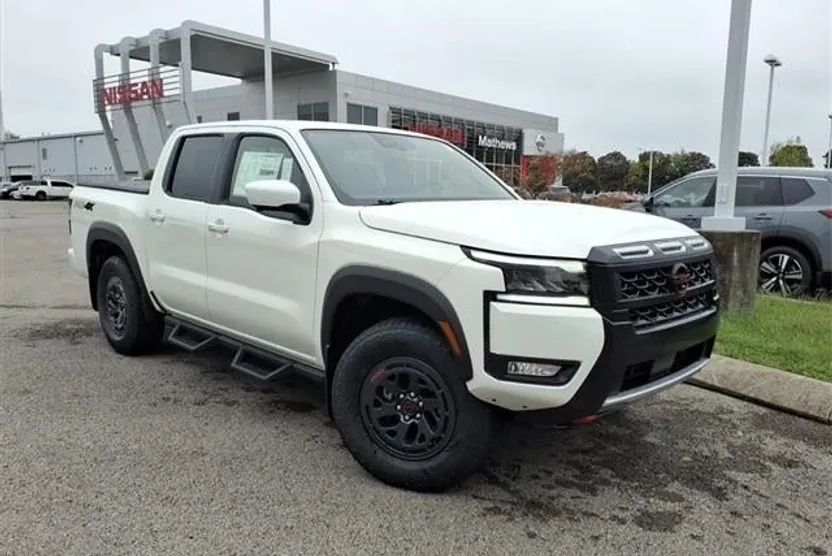 2026 Nissan Frontier Crew Cab PRO-4X photo 1