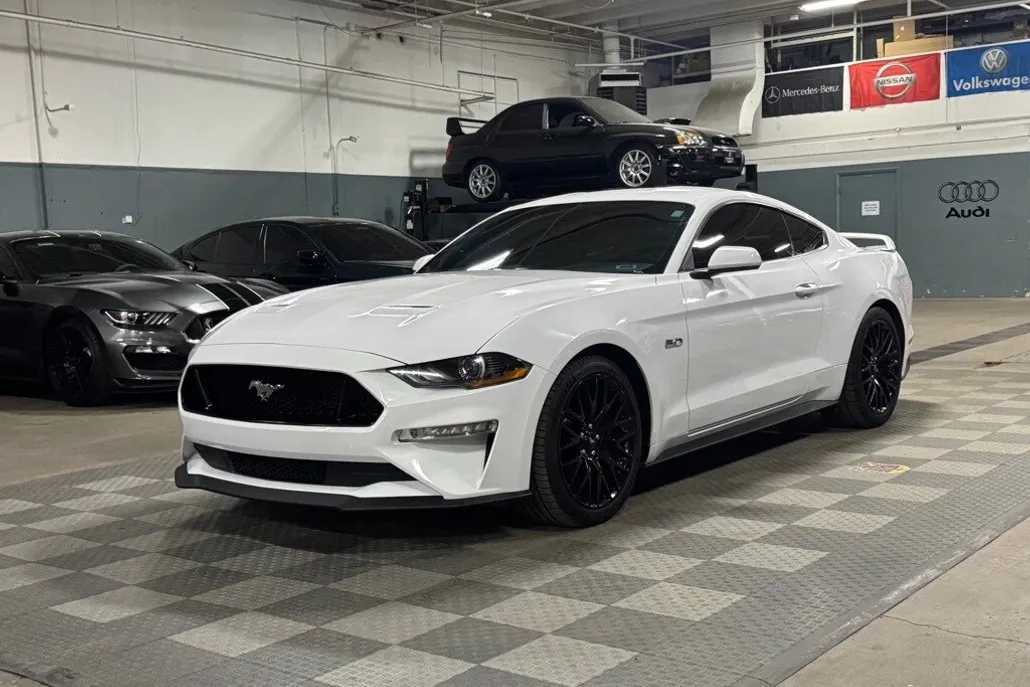 2019 Ford Mustang GT photo 1