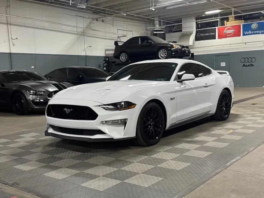 2019 Ford Mustang GT photo 1