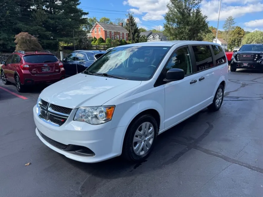 2019 Dodge Grand Caravan SE photo 1