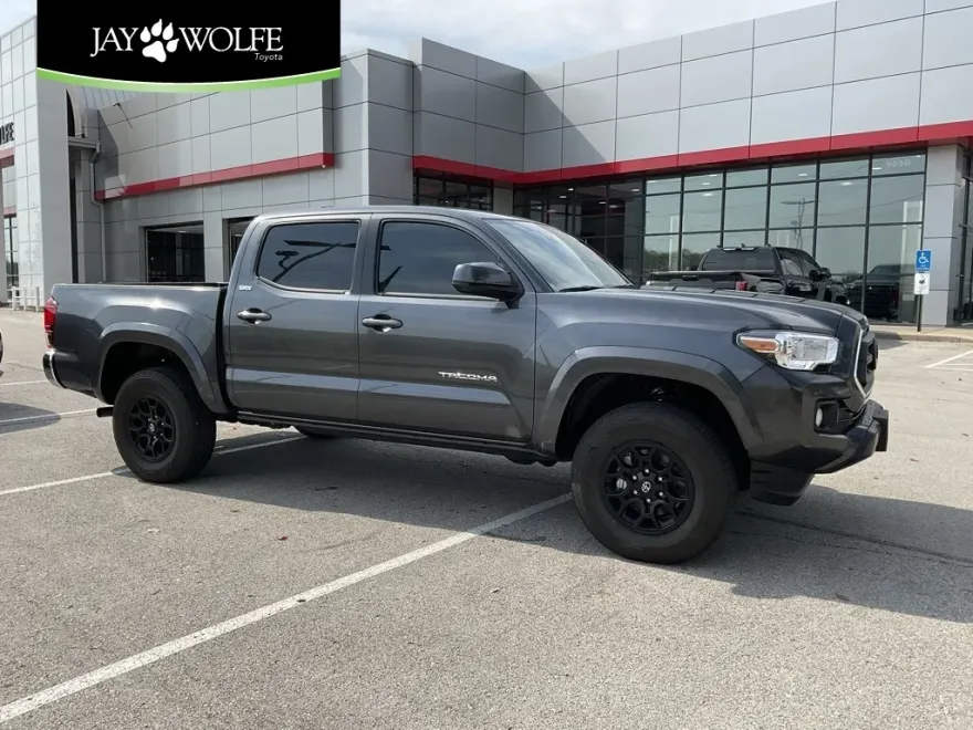 2022 Toyota Tacoma SR5 photo 1