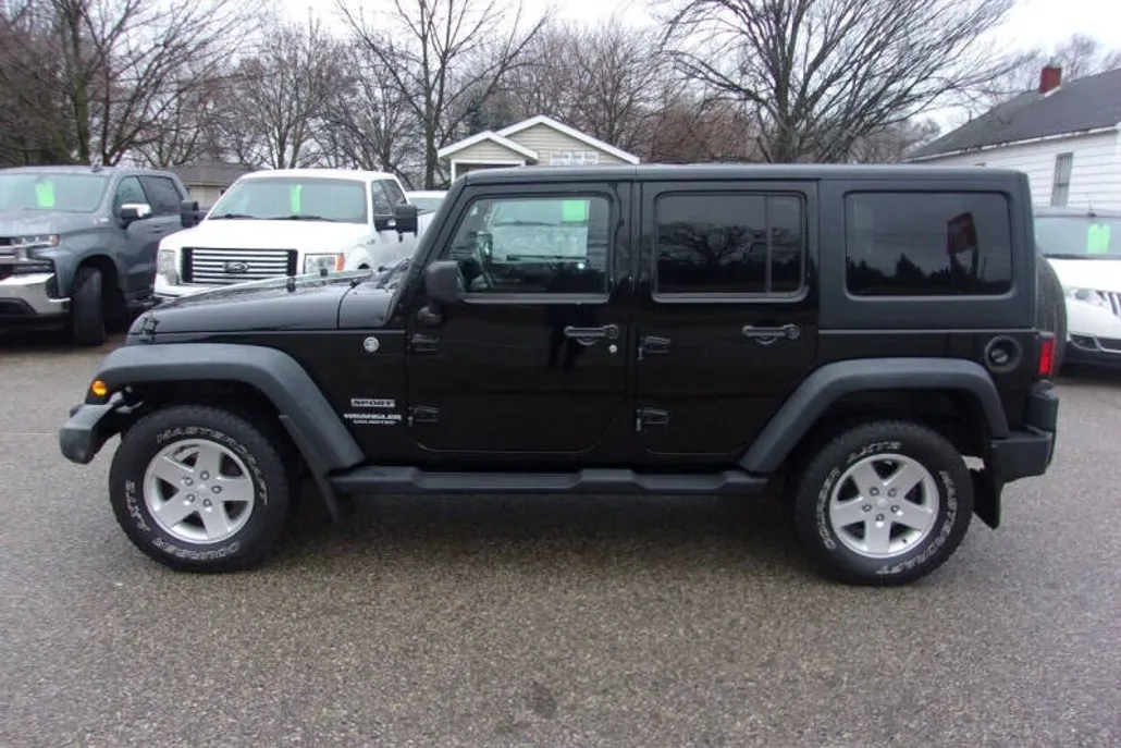 2011 Jeep Wrangler Unlimited Sport photo 1