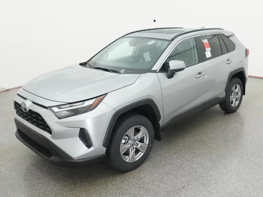2025 Toyota RAV4 XLE photo 1